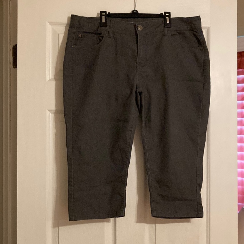 Gray capris